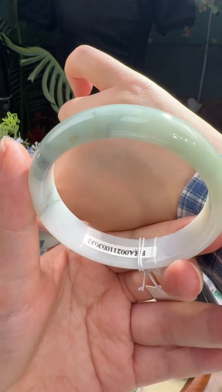 【闪购商品】翡翠手镯未镶嵌手镯