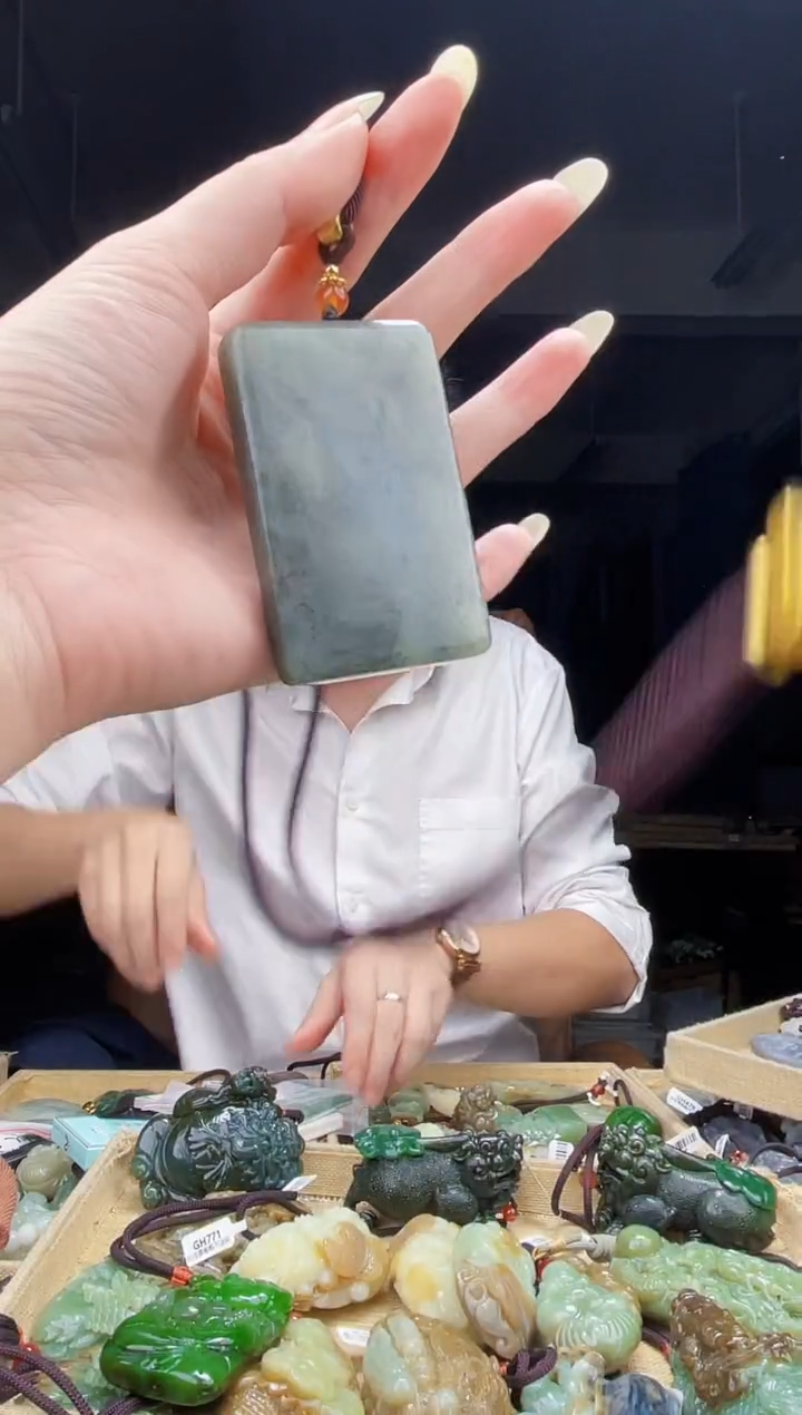 颈饰未镶嵌和田玉1