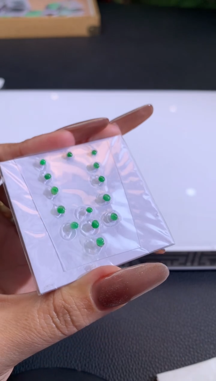 【闪购商品】定制翡翠未镶嵌翡翠