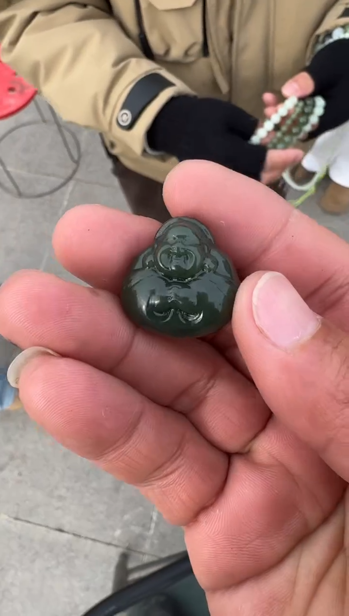 未镶嵌和田玉（糖玉）挂件和田玉
