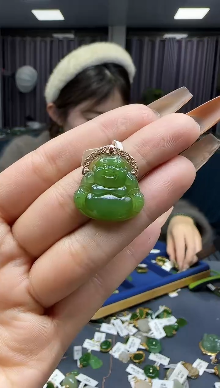 【闪购商品】和田玉挂件18K金镶嵌1