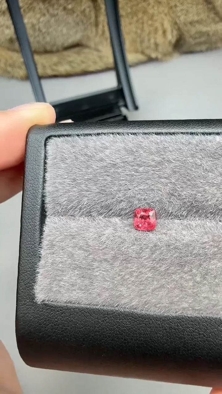 【闪购商品】尖晶石火莲花未镶嵌0.6ct-A308-1p