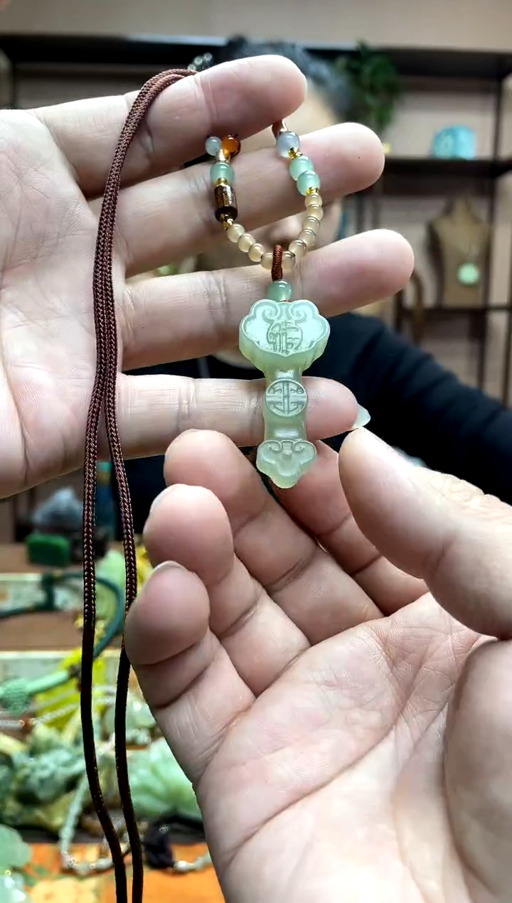 未镶嵌岫玉吊坠·1