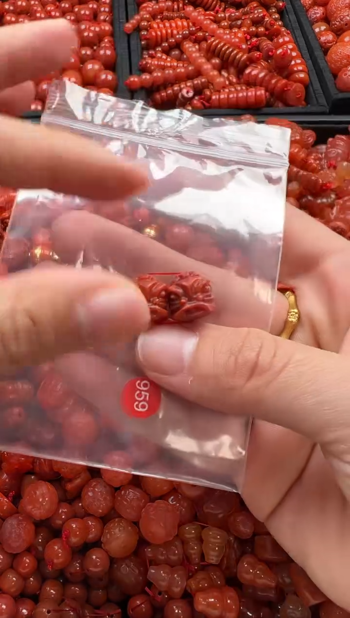 【闪购商品】南红玛瑙颈饰未镶嵌1