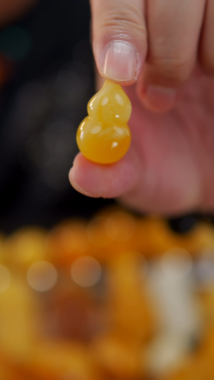 【闪购商品】蜜蜡颈饰未镶嵌俄料小葫芦4.78