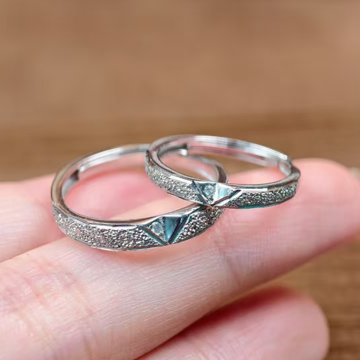 925银合成锆石戒指 情侣对戒简约925纯银戒指时尚轻奢男女款