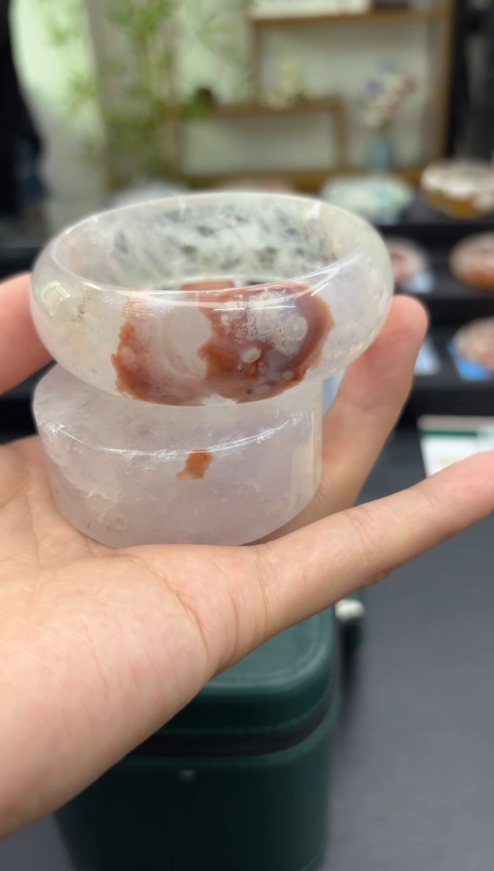 【闪购商品】石英质玉手镯未镶嵌C83(64圈赠送镯心)