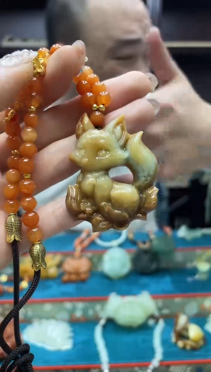 未镶嵌岫玉吊坠·