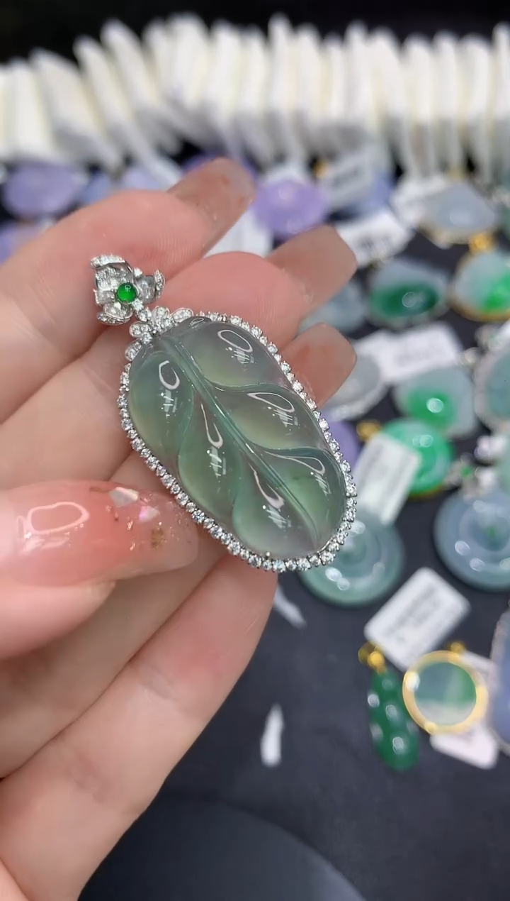 吊坠(不含链)18K金镶嵌翡翠111111111111