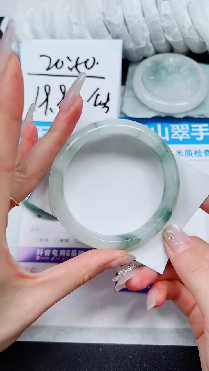 【闪购商品】石英质玉手镯未镶嵌A185-60`61`