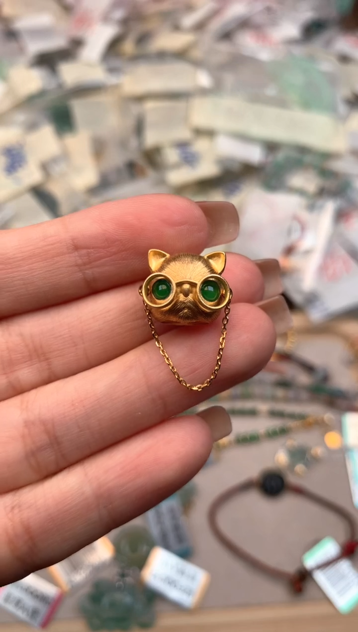 18K金镶嵌挂件翡翠一