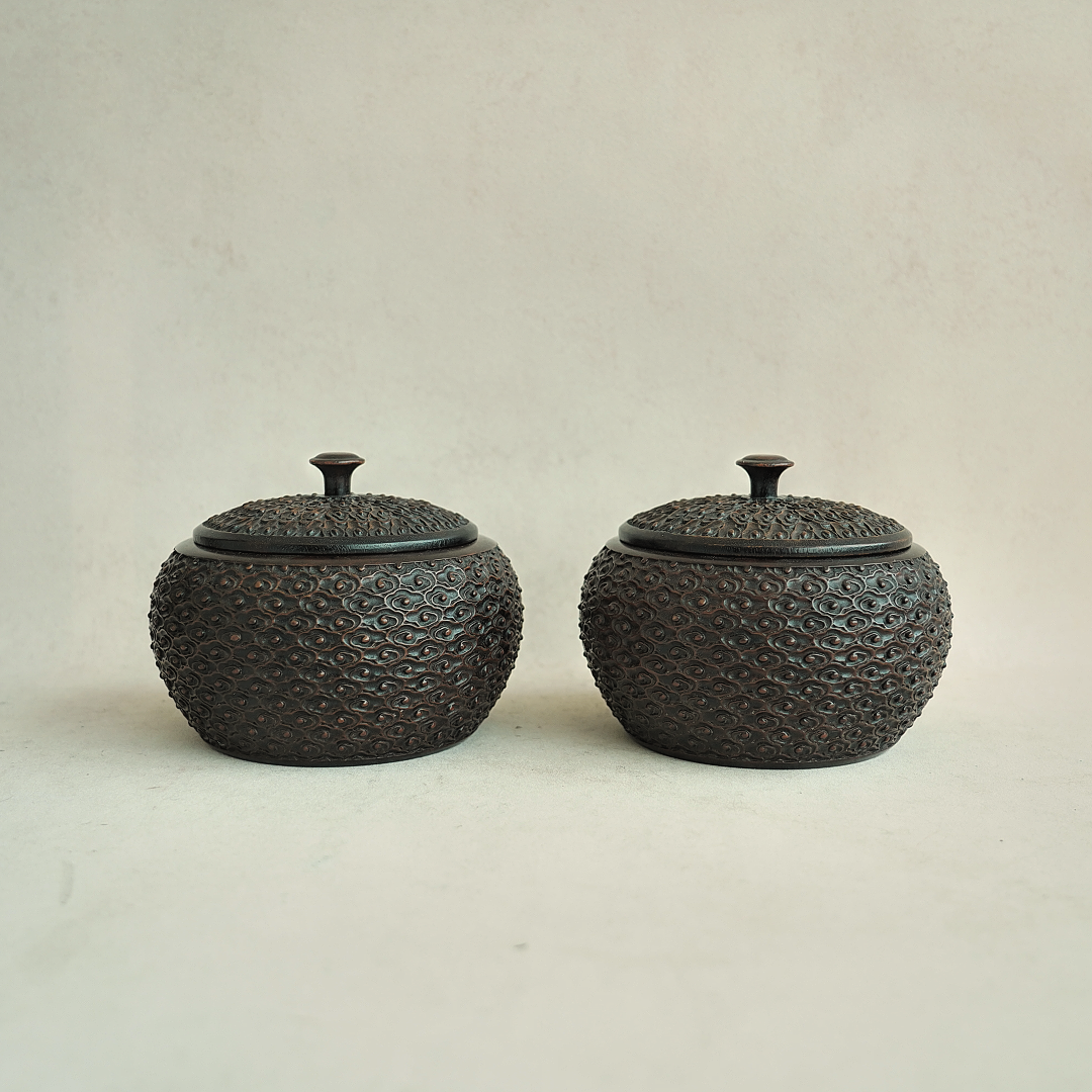 文华开物第84期拍品 11 民国 红木雕祥云纹一对