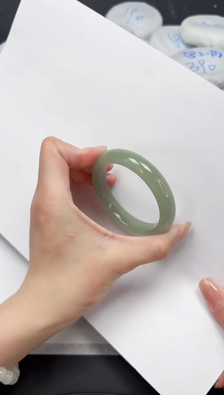 【闪购商品】石英质玉手镯未镶嵌332-51.6