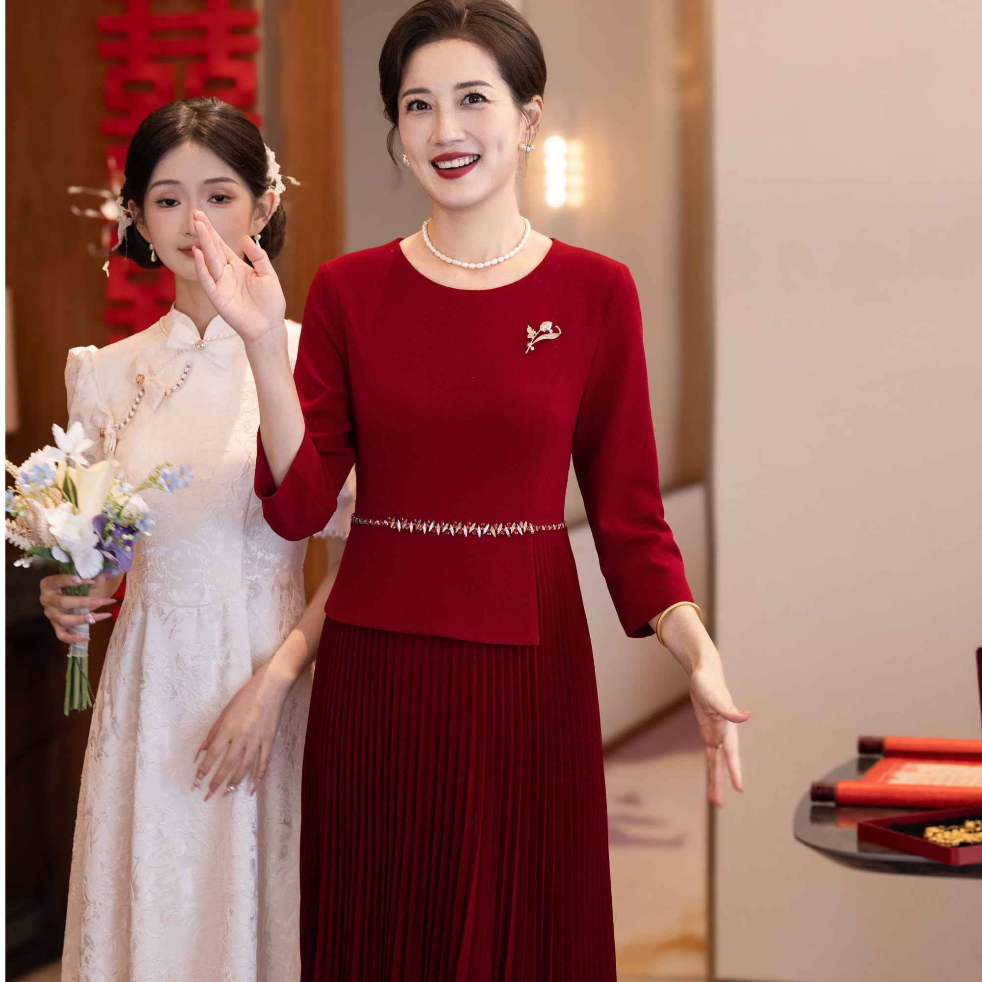十月妈妈婚宴礼服2025新款高贵年轻气质礼服喜婆婆中式结婚喜服