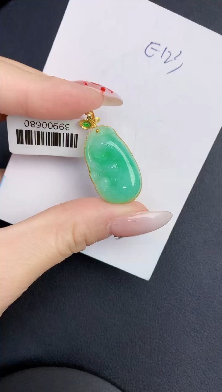 【闪购商品】翡翠颈饰18K金镶嵌0000000000