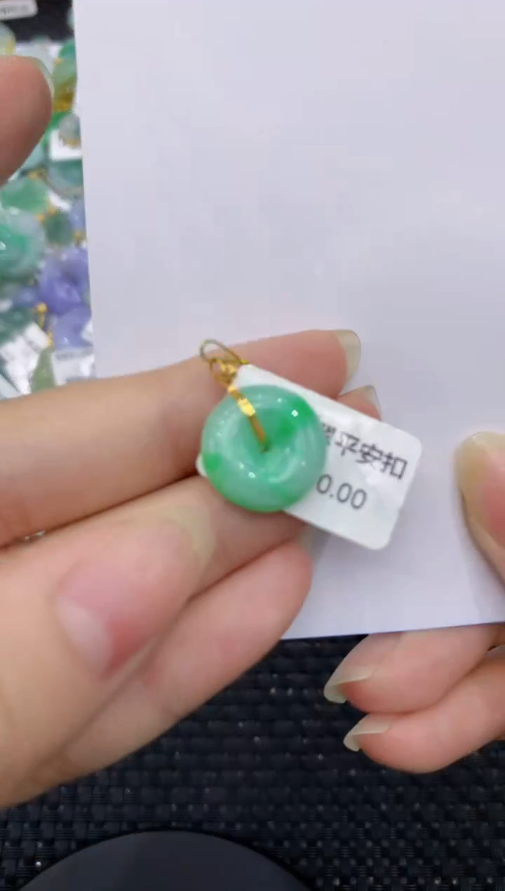 【闪购商品】翡翠颈饰18K金镶嵌8888888888