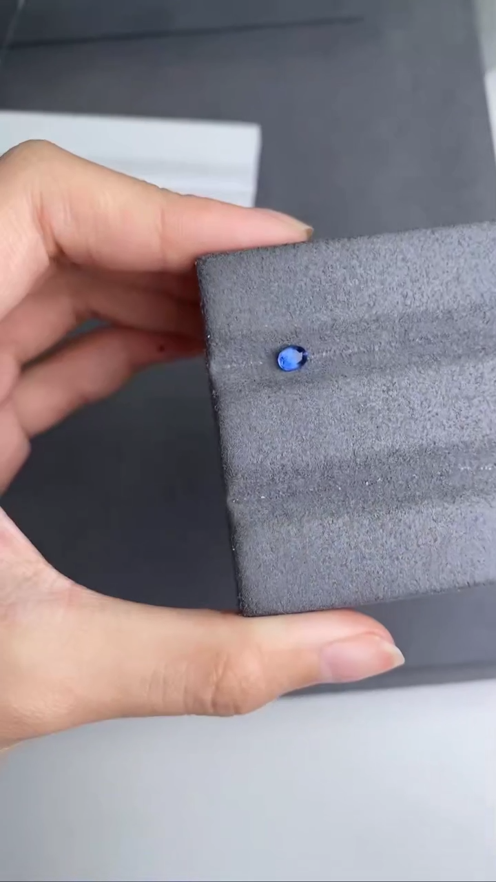 【闪购商品】蓝宝石0.39CT未镶嵌---------