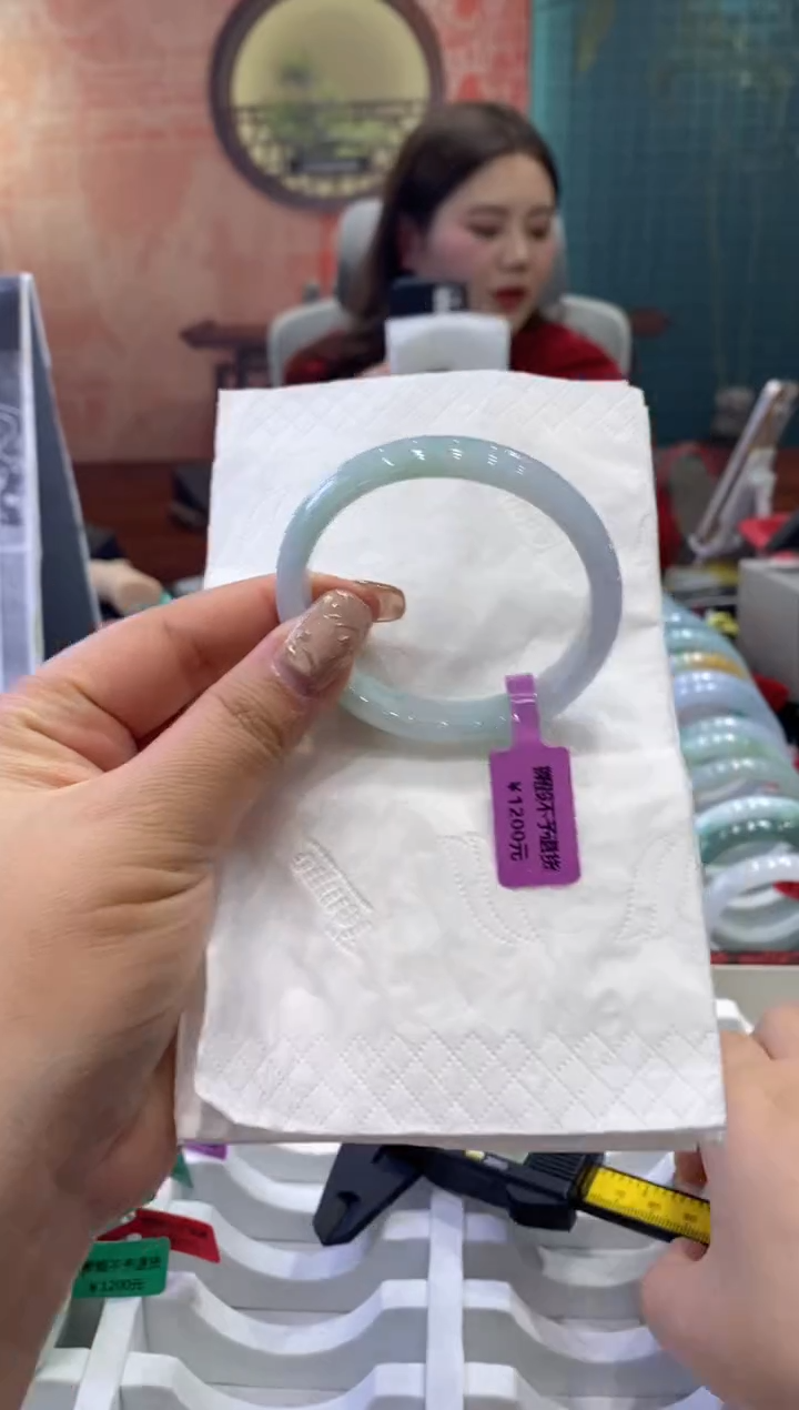 【闪购商品】翡翠手镯未镶嵌多人0012098