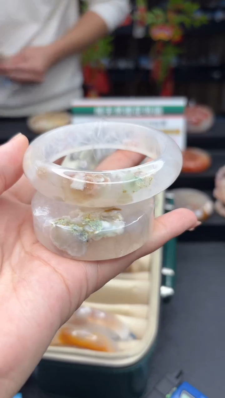 【闪购商品】石英质玉手镯未镶嵌832（57圈赠送镯心）