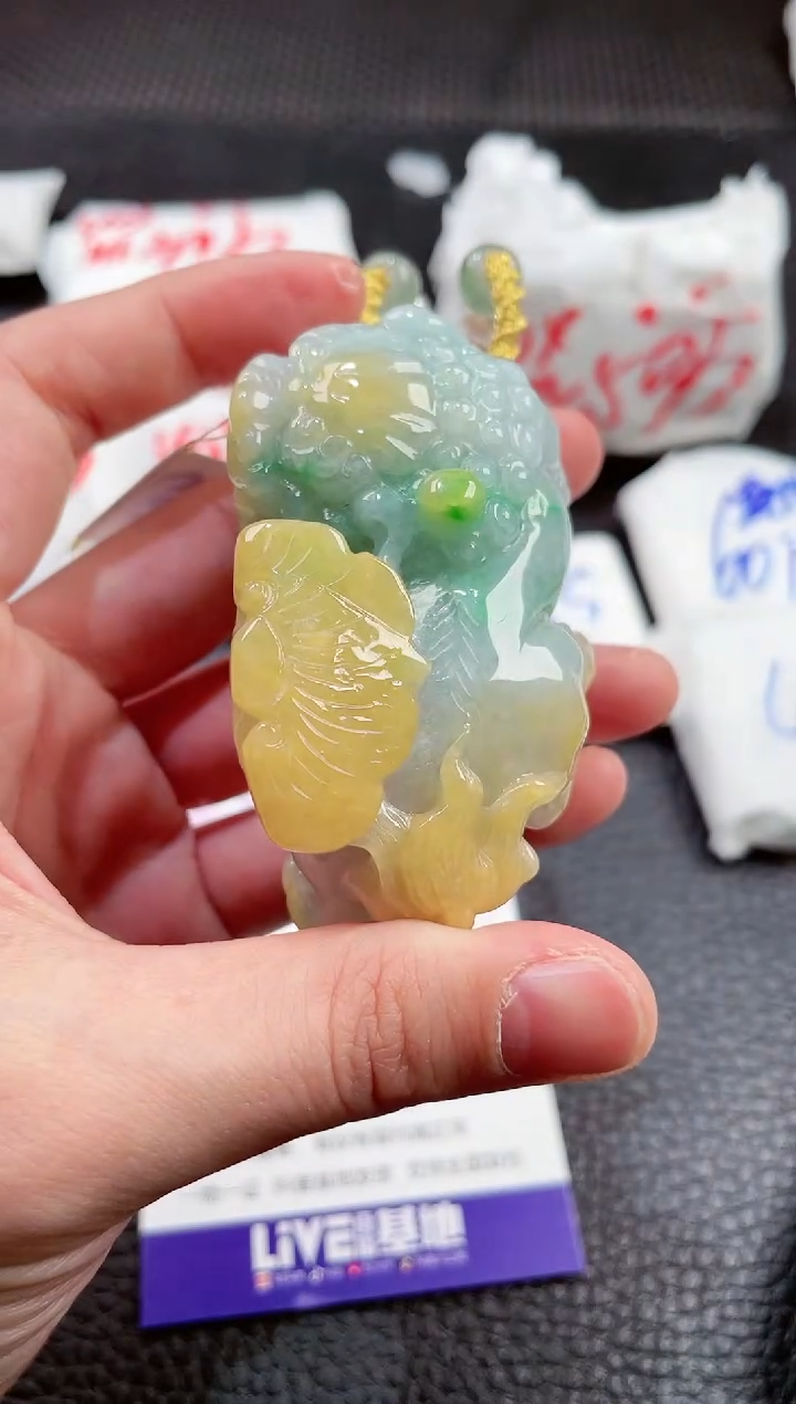【闪购商品】翡翠未镶嵌颈饰00002868