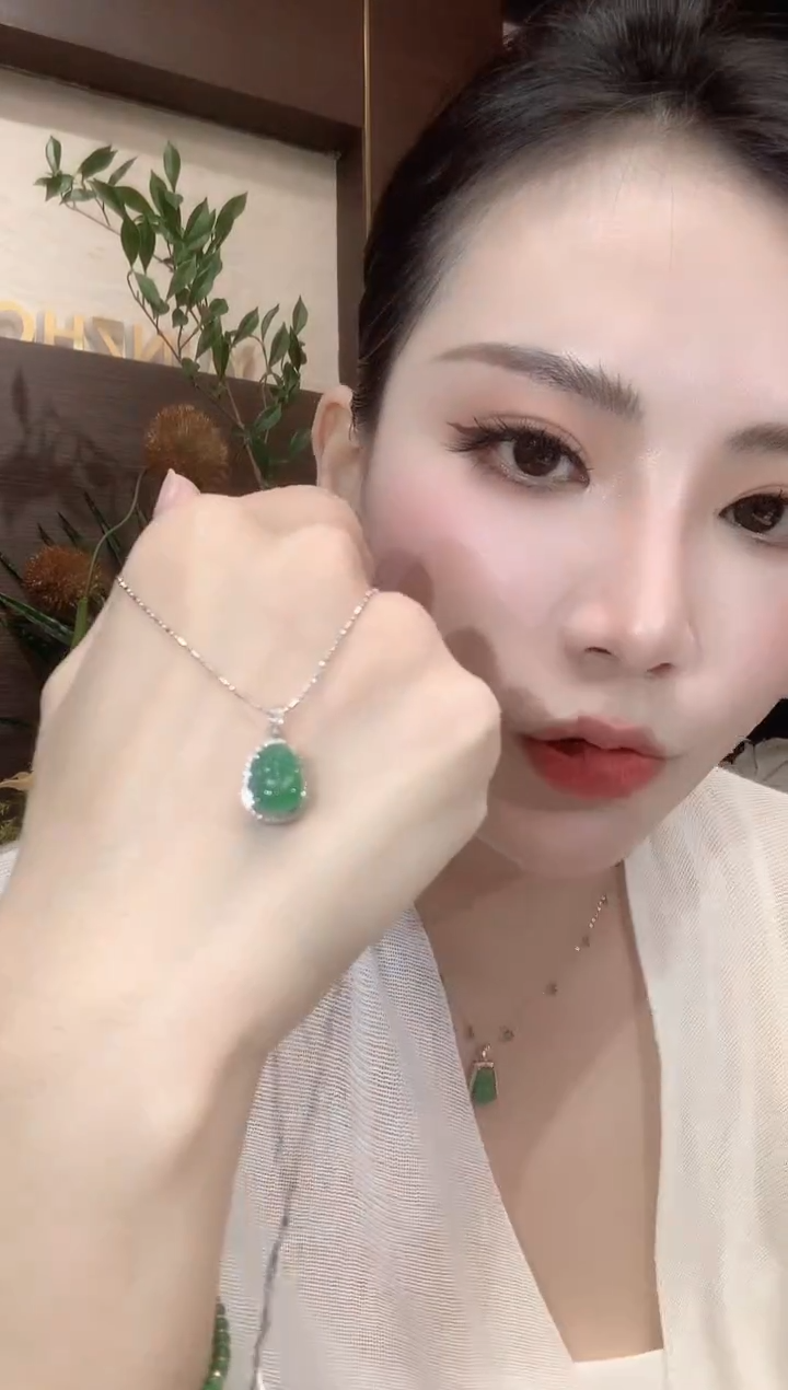 吊坠(不含链)18K金镶嵌翡翠A5