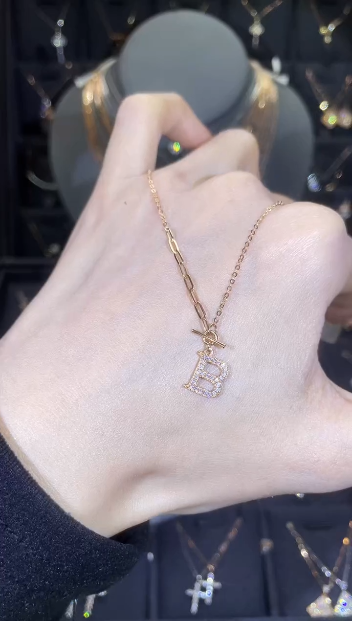 【闪购商品】钻石套链18K金镶嵌18K金玫 多人 字母 B