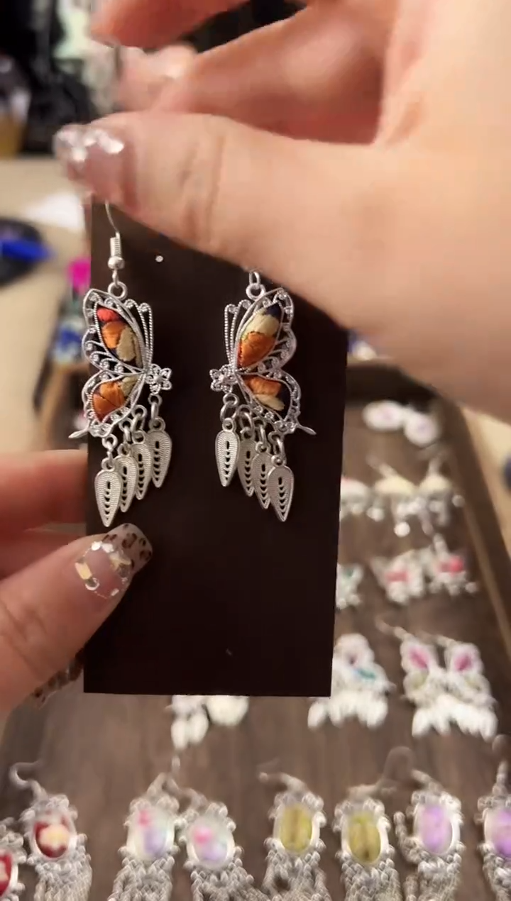 【闪购商品】织绣民族风老绣饰品058