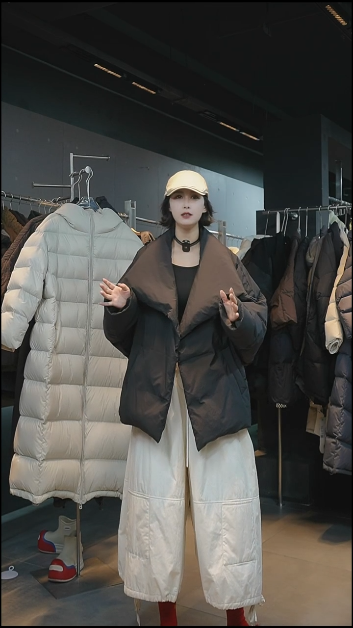 黑色羽绒外套黑色羽绒外套