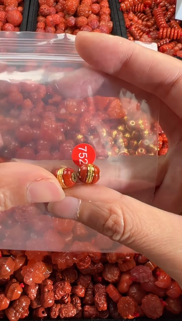 【闪购商品】南红玛瑙颈饰未镶嵌3