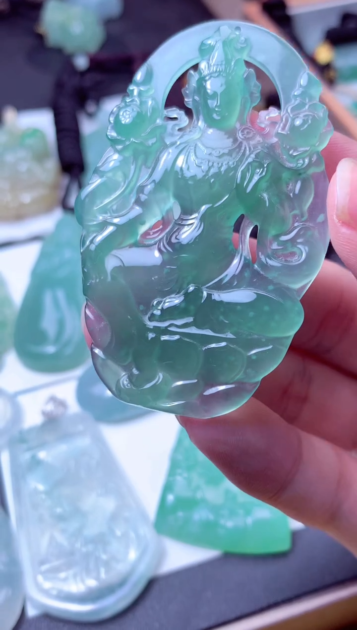 颈饰未镶嵌翡翠天然A货翡翠 天然A货翡翠天然翡翠多样性发货 发一