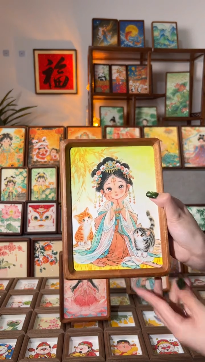 【闪购商品】国画猫咪女孩 手绘国画7寸花梨