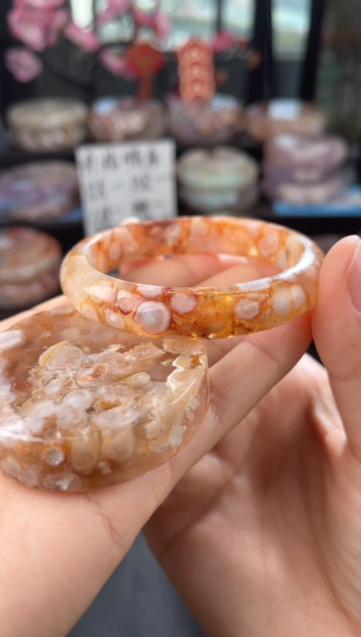 【闪购商品】石英质玉手镯未镶嵌54