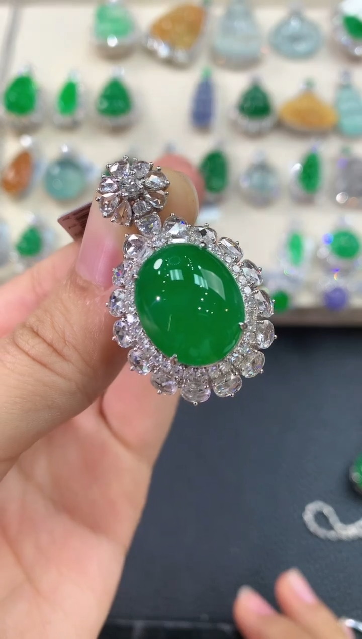 【闪购商品】翡翠吊坠(不含链)18K金镶嵌D63    