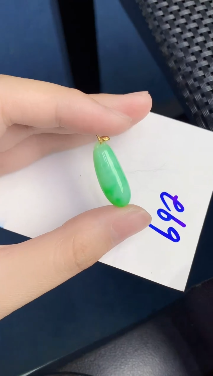 翡翠18K金镶嵌颈饰000000000