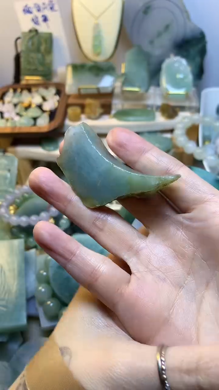 未镶嵌挂件翡翠缅甸A货翡翠,没有运费险,有纹有裂