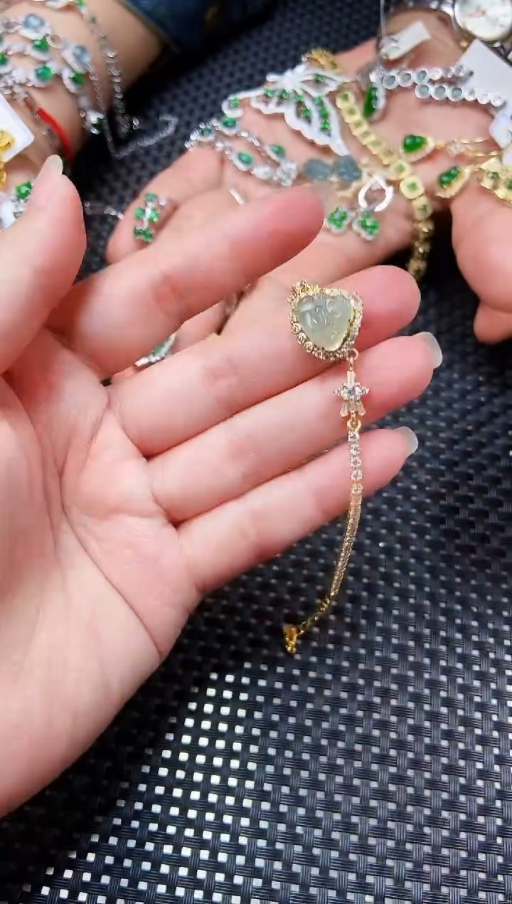 【闪购商品】翡翠手链未镶嵌111111111