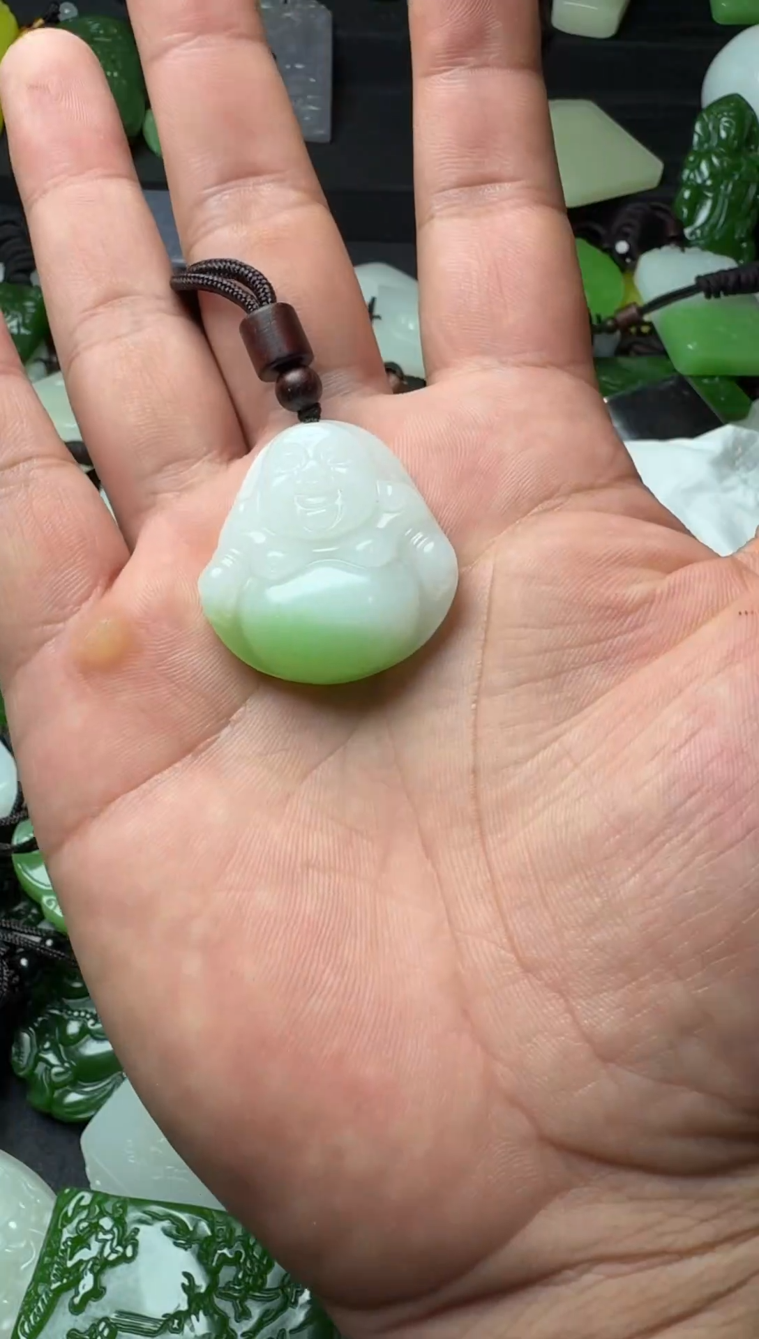 和田玉未镶嵌颈饰1