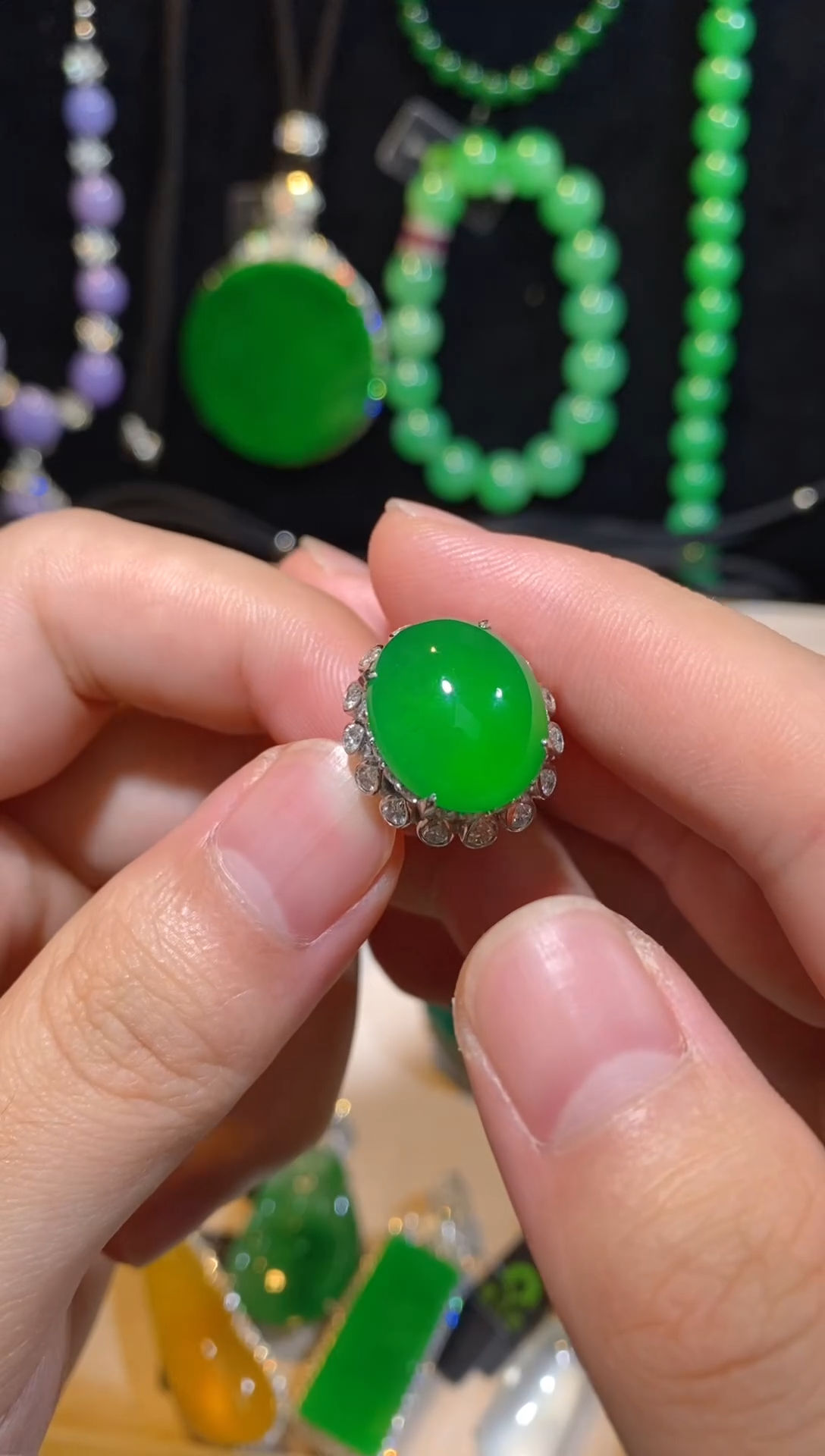 18K金镶嵌戒指翡翠翡翠戒指