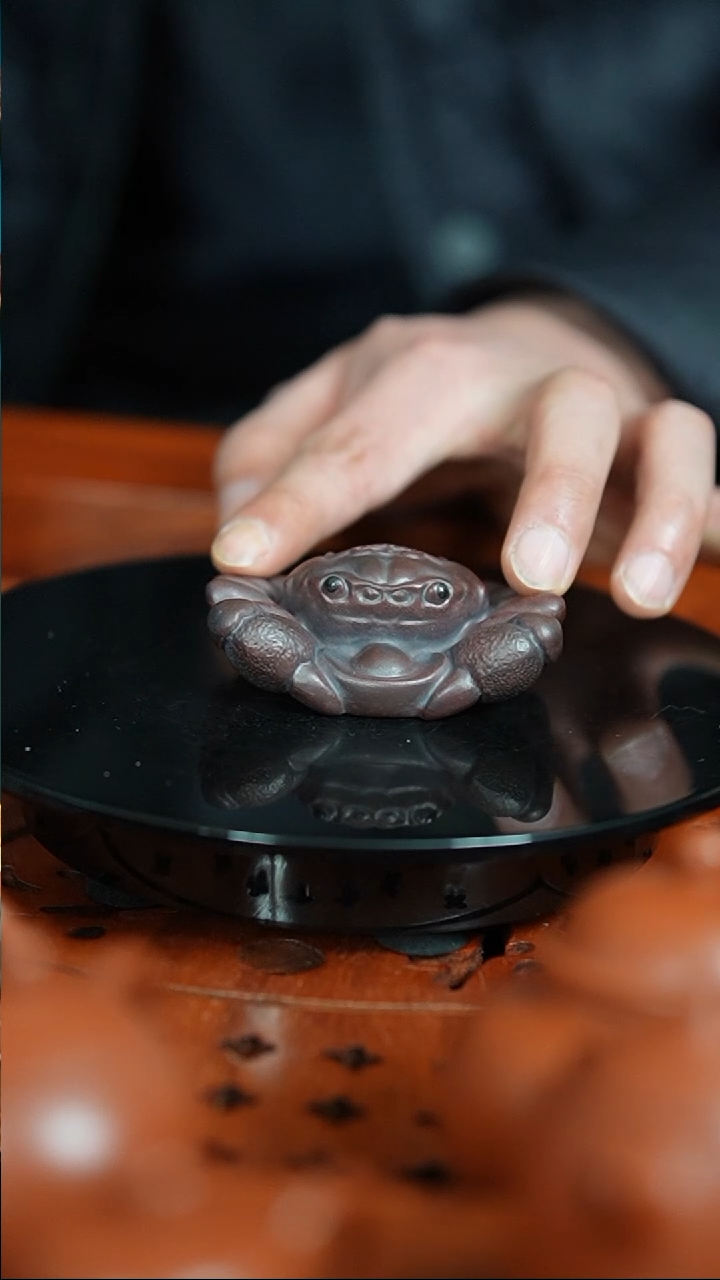 【闪购商品】紫砂茶宠古红泥刻绘招财进宝螃蟹精品摆件