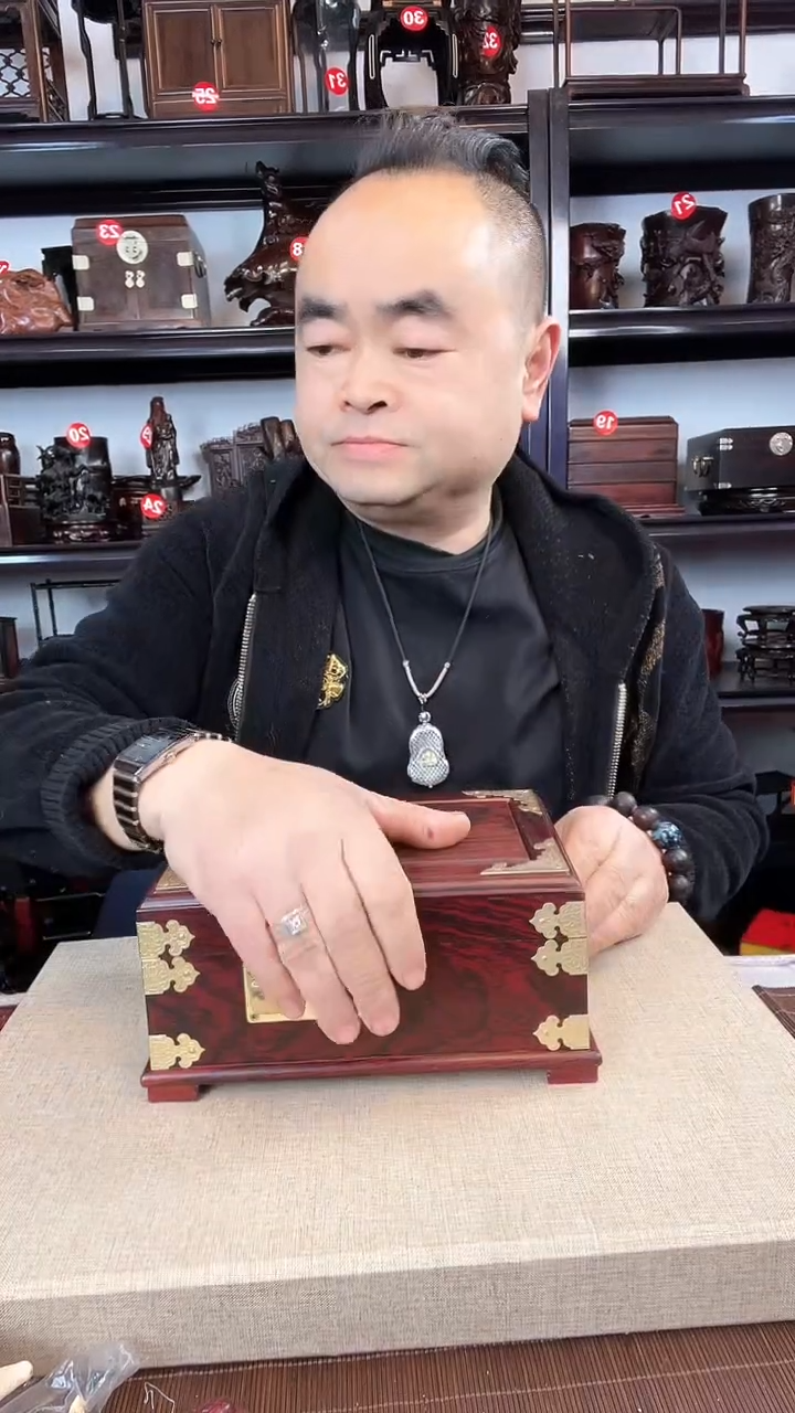 【闪购商品】木230瑕疵老李红木工艺品