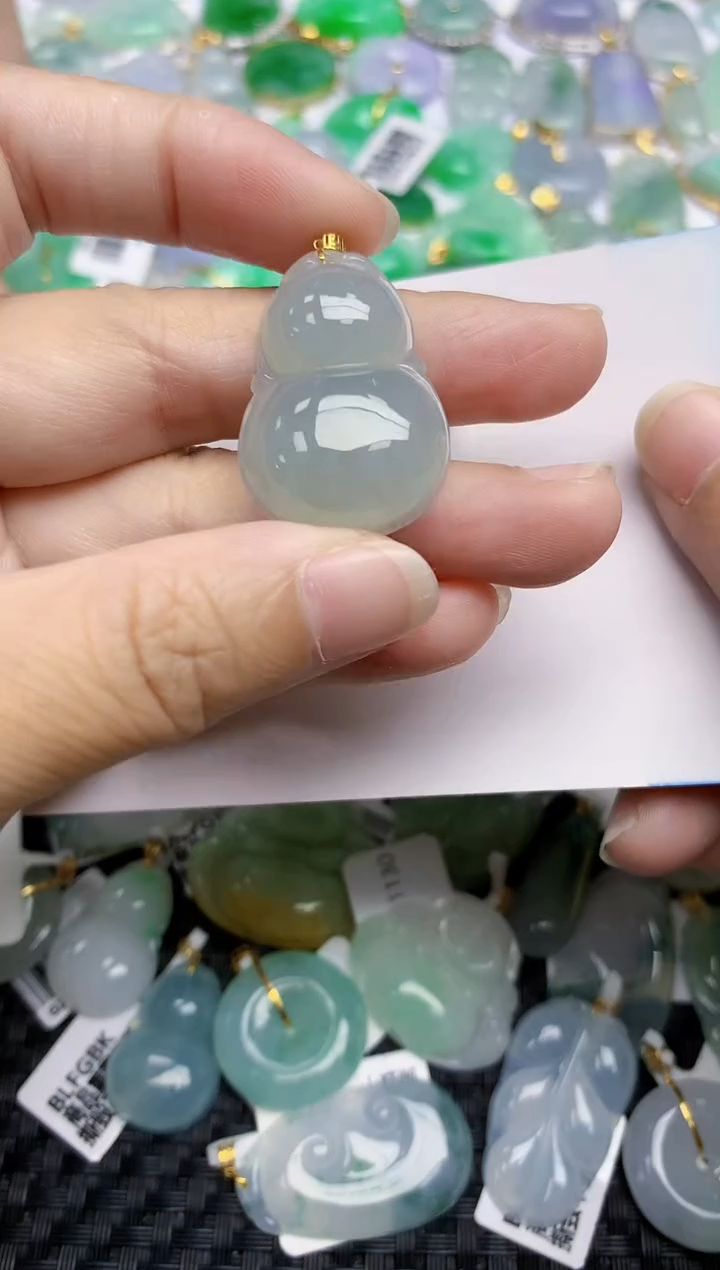 翡翠未镶嵌颈饰天然翡翠A货