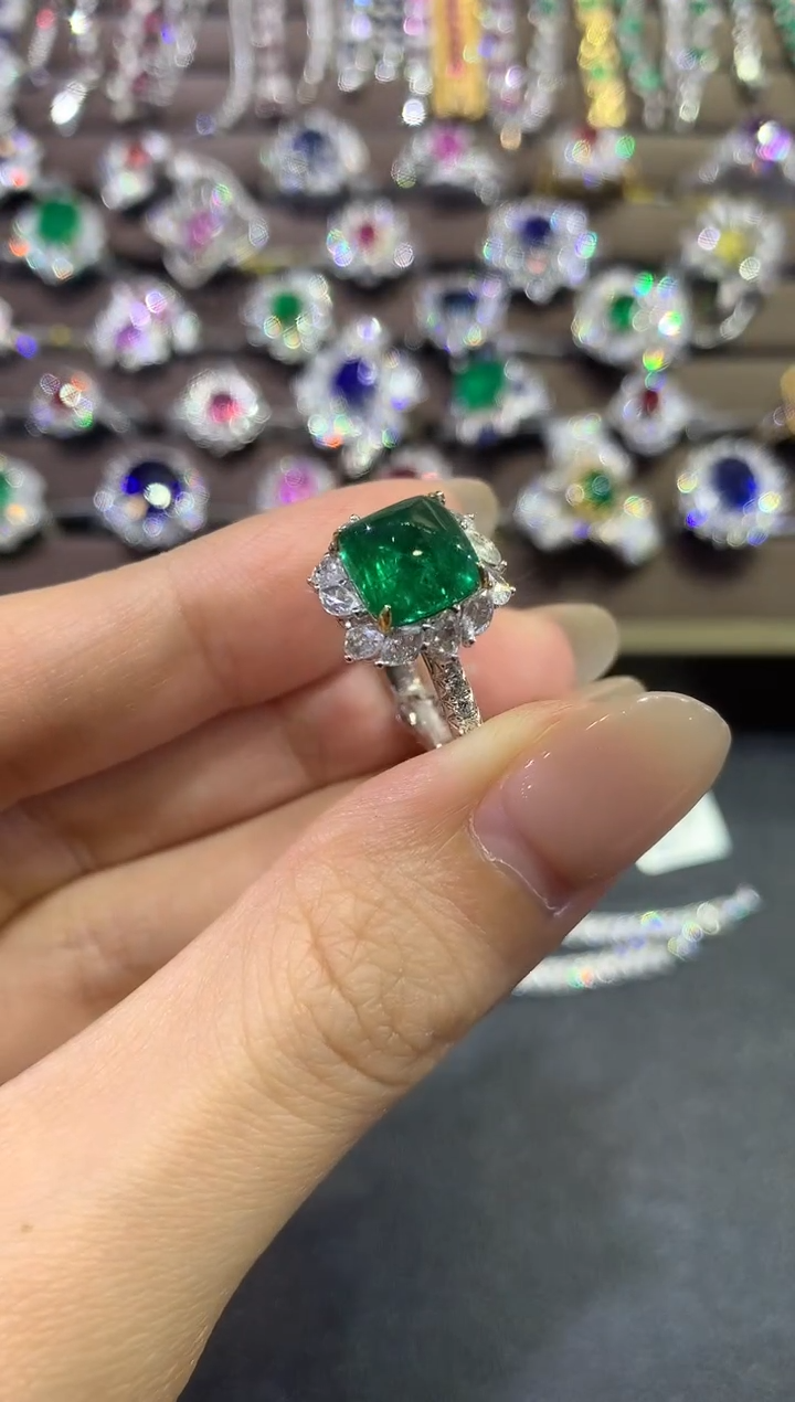 【闪购商品】祖母绿戒指18K金镶嵌a190     