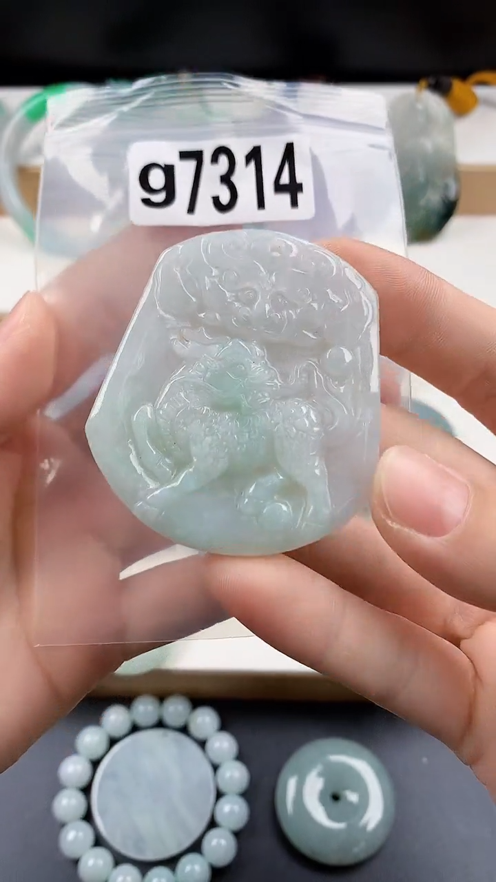 颈饰未镶嵌翡翠天然翡翠吊坠挂件