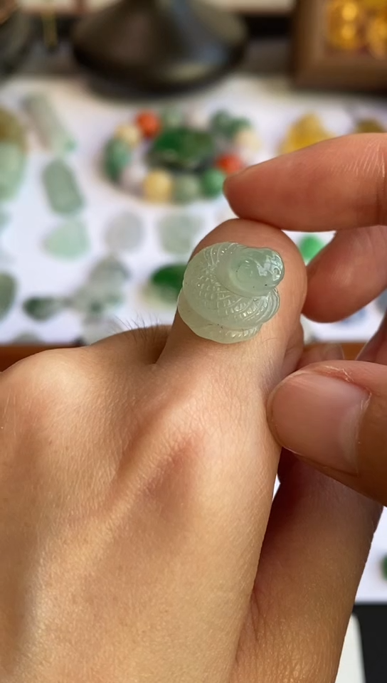 未镶嵌定制翡翠小蛇~