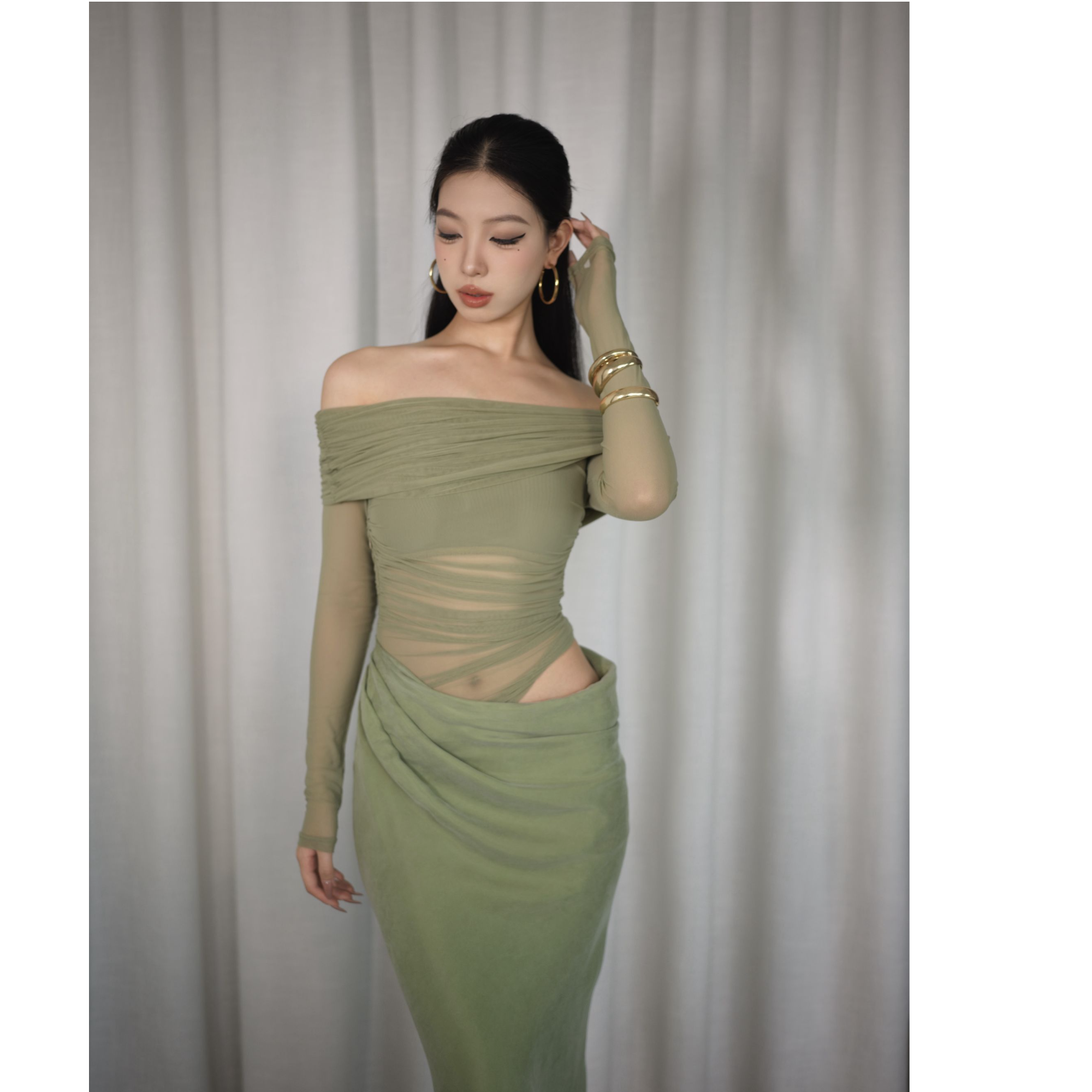 YoungerLady辣妹性感气质网纱露腰连衣裙一字肩小众设计微透礼服