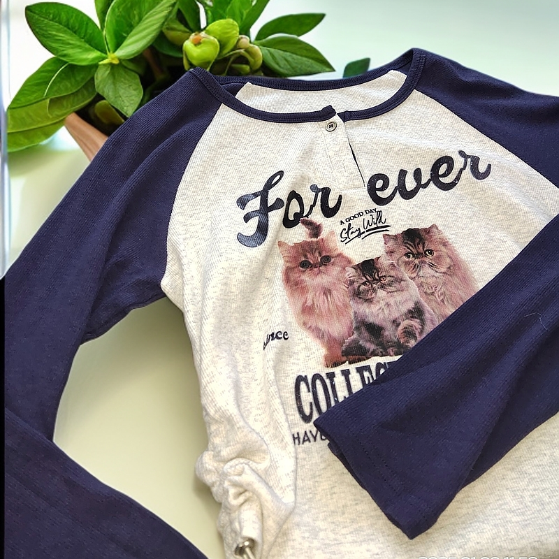春秋女款猫咪印花卫衣打底衫