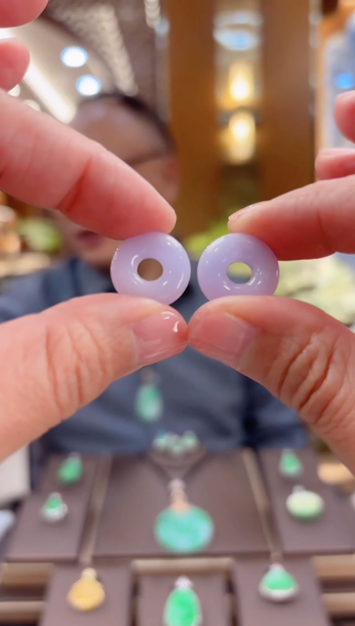 【闪购商品】翡翠吊坠(赠链)未镶嵌甜甜圈吊坠一对