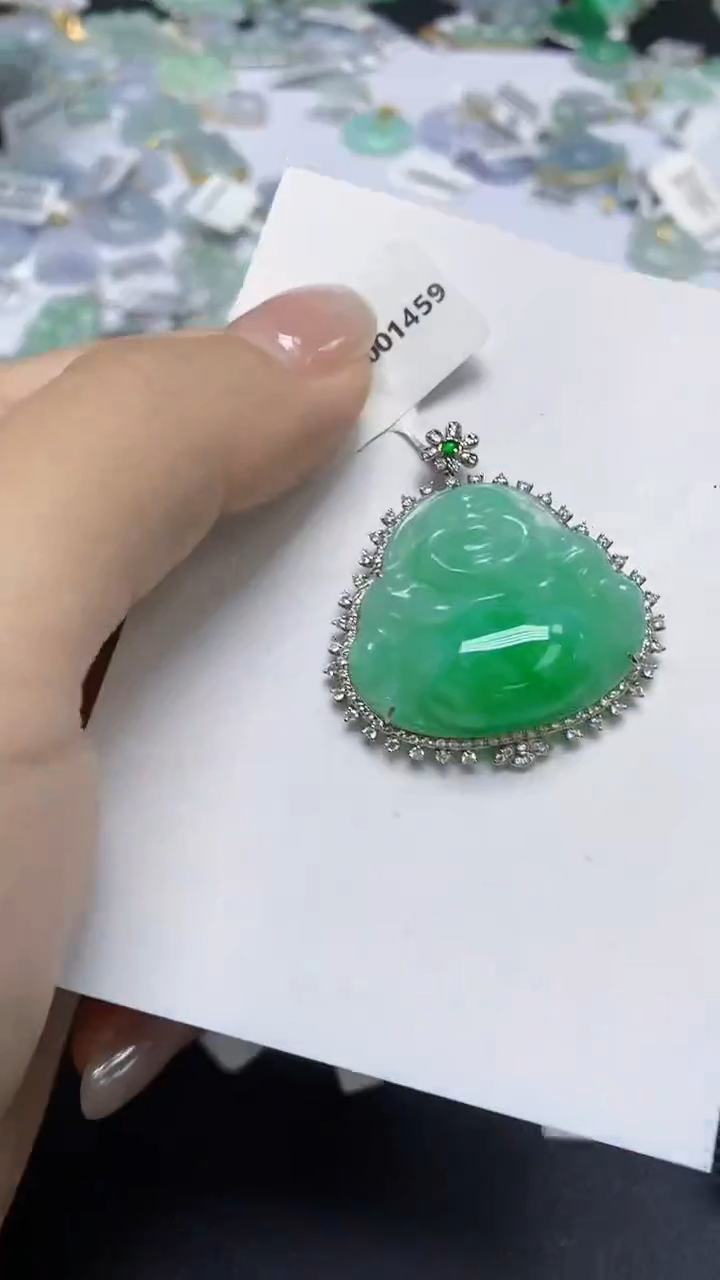 翡翠18K金镶嵌颈饰天然缅甸翡翠A货