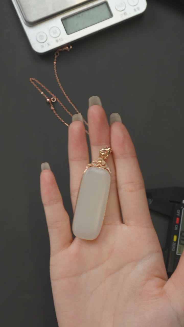 【闪购商品】和田玉挂件18K金镶嵌XQC1011-26