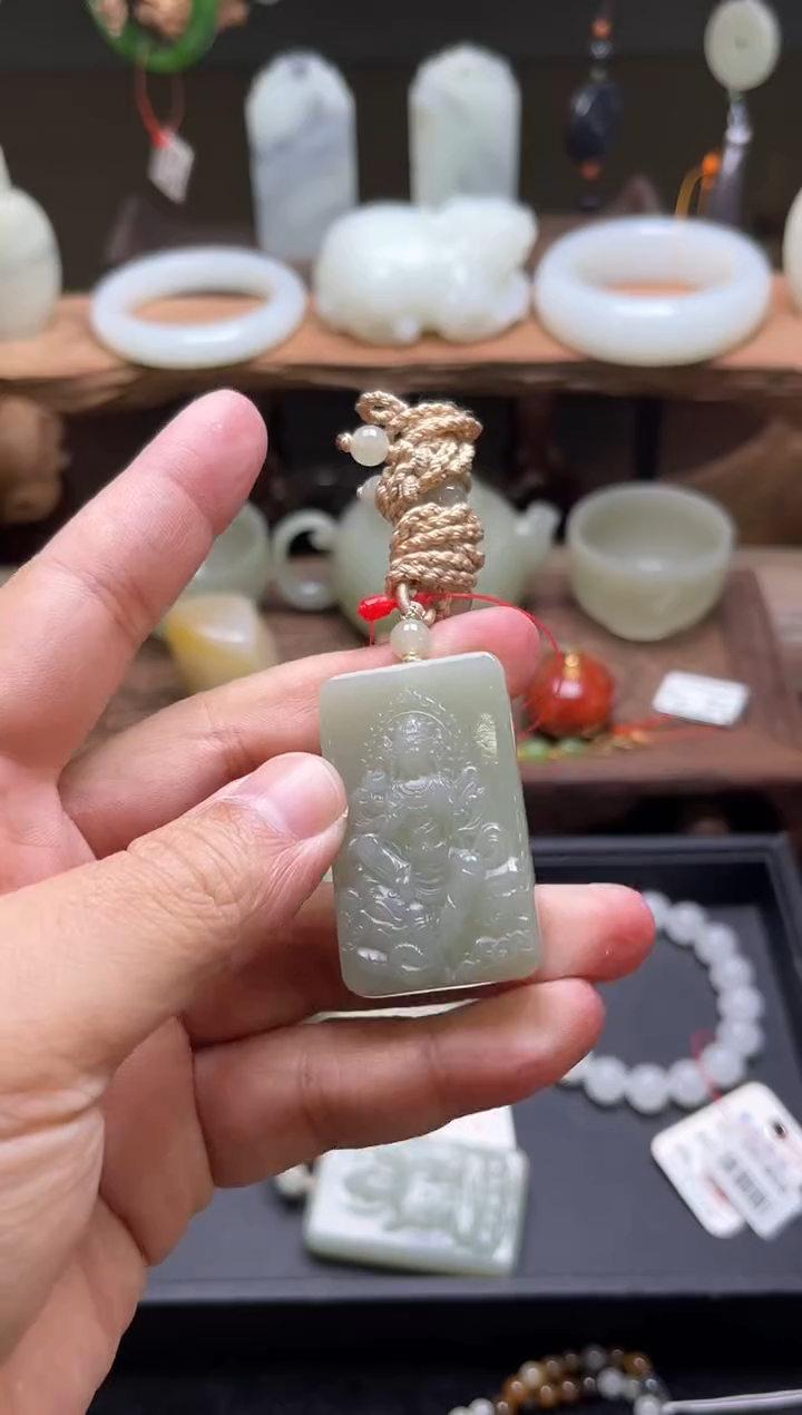 【闪购商品】和田玉吊坠未镶嵌且末青白 普贤观音30100